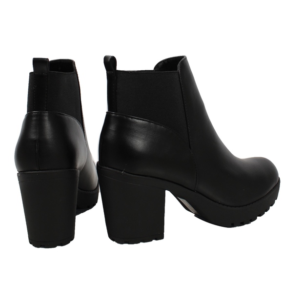 Restock!Black Faux Leather Elastic Pull On Tab Lug - Picture 3 of 8